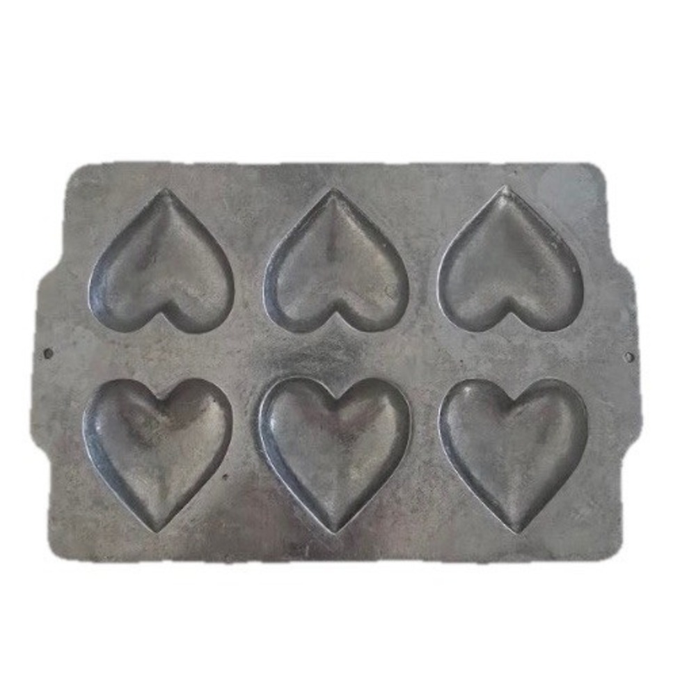 Vintage Heart Pan Candy Mold Baking Hearts Wall Hanging 9.5" Pewter